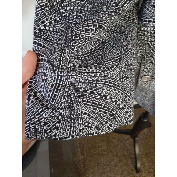 Weekends By Chico's Blue Top with pockets High Collar Size 2 Casual Classic - Picture 4 of 12